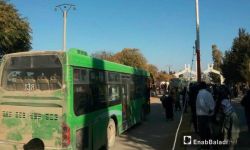 باصات التهجير تبدأ بإخراج أهالي مخيم خان الشيح باتجاه مدينة إدلب